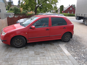Skoda Fabia (2 foto / 5)