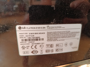 Монитор LG (2 фото из 3)