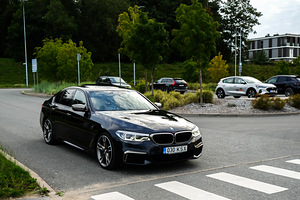 BMW M550D xDrive (14 foto / 15)