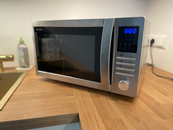 SHARP R242INW Mikrolaineahi