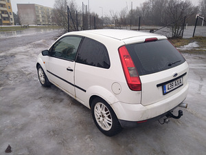 Ford (2 фото из 5)