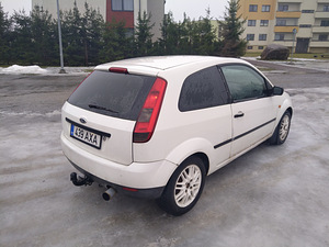 Ford (3 фото из 5)