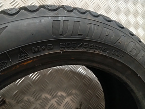 Goodyear Ultragrip IceArctic 205/55/R16 7mm (4 foto / 5)