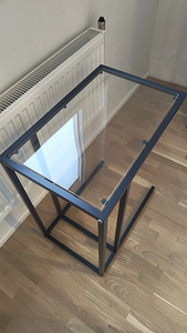 Ikea прикроватный столик (3 фото из 3)