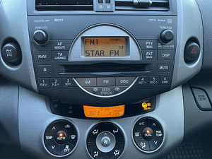 Toyota RAV-4 (5 фото из 9)