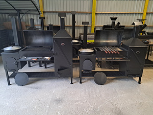 Ahi, grill ja suitsuahi komplektis (1 foto / 3)