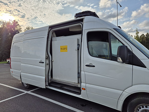 Volkswagen Crafter холодильник (двухкамерный) (6 фото из 10)
