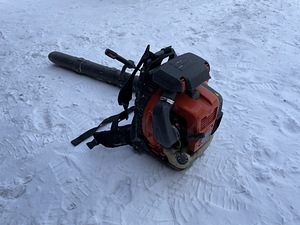 Lumepuhur/lehepuhur husqvarna 570bts (4 foto / 4)