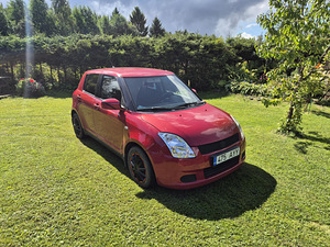 SUZUKI SWIFT (8 фото из 15)