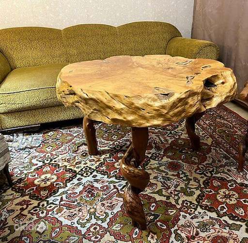 СТОЛ ИЗ БЕРЁЗЫ, ПЬЕДЕСТАЛ, 2 СТУЛА.