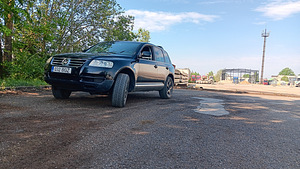 VW Touareg (3 фото из 9)
