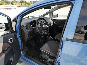 Mitsubishi i-MiEV (7 foto / 13)