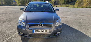Toyota Avensis (4 foto / 8)