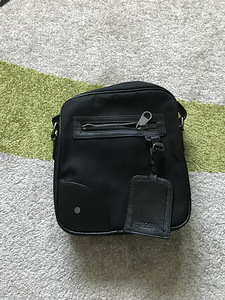 Hugo Boss meeste/ unisex õlakott, originaal (2 foto / 4)