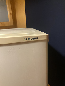 Холодильник Samsung (2 фото из 3)