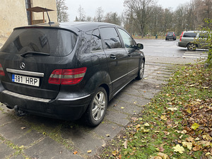MERCEDES-BENZ B 200 CDI (4 foto / 4)
