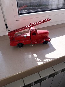 2 x plekist mänguauto veoauto (3 foto / 6)