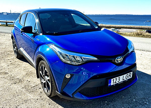 2022 Toyota CH-R (3 foto / 14)