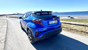 2022 Toyota CH-R (4 foto / 14)
