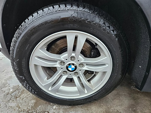 BMW X3 17" veljed lamellrehvidega 215/65R17 (1 foto / 7)