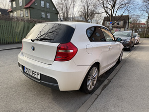 BMW 118i M-pakett E81 (2 foto / 4)