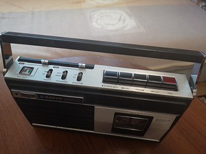 SANYO M2220 Cassette Tape Recorder (2 foto / 3)