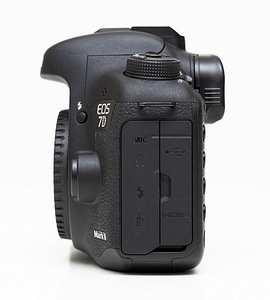 Peegelkaamera Canon EOS 7D Mark II (5 foto / 9)
