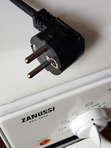 Gaasipliit elektriahjuga Zanussi ZCC 5050 (6 foto / 6)