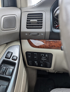 Toyota Land Cruiser (6 foto / 12)