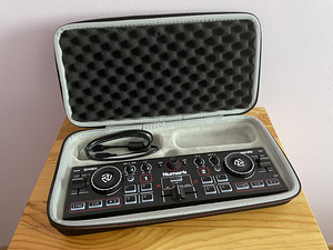 DJ контроллер Numark DJ2GO2 (1 фото из 1)