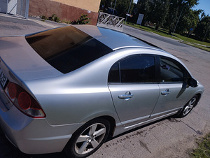Honda Civic sedaan 2007 (4 foto / 8)