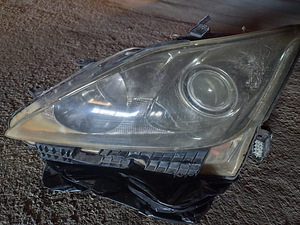 Esituld vasakulne Lexus is220 II XENON (2 foto / 7)