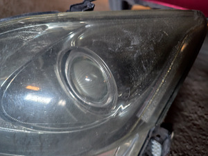 Esituld vasakulne Lexus is220 II XENON (3 foto / 7)