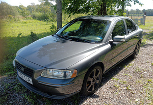Volvo S60 2.0T (1 фото из 9)