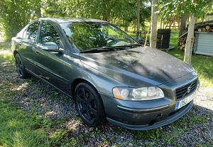 Volvo S60 2.0T (2 фото из 9)