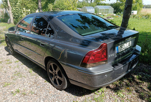 Volvo S60 2.0T (4 фото из 9)