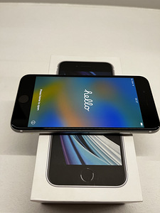 iPhone se 2020 128Gb White (3 foto / 3)