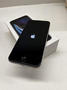 iPhone SE 2020 Valge 128Gb (1 foto / 4)