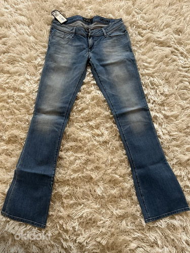 Guess teksad