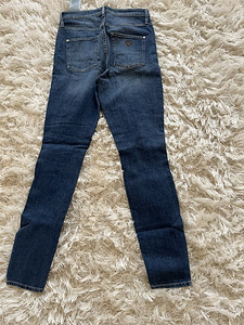 Джинсы Guess (2 фото из 3)