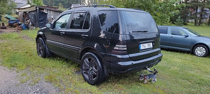 Mercedes Benz ML500 (5 foto / 8)