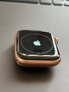 Apple Watch SE 44mm Gold Aluminium Cellular eSIM (3 foto / 3)