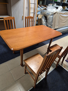 Söögilaud kokkupandav toolidega (6 foto / 6)