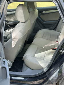Audi A4 Quattro 155kw, 2012 (4 foto / 8)