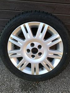 Продаются зимние шины 16" и 17", также есть с литыми дисками (3 фото из 8)