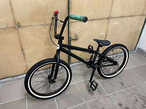 Велосипед BMX (2 фото из 4)