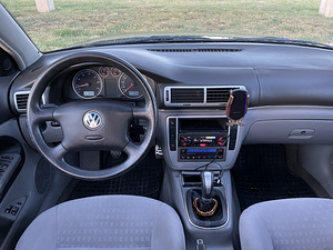 Volkswagen Passat (6 foto / 6)