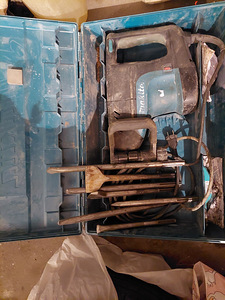 Makita HM1203c (1 foto / 4)