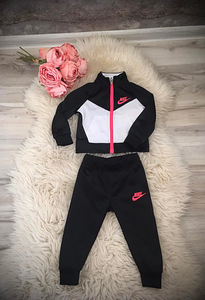 Новый костюм для девочки Nike 74-80. (1 фото из 3)