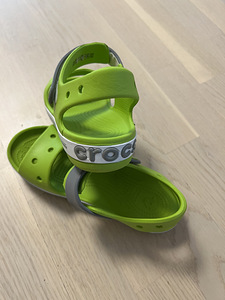 Crocs J2 sandaalid